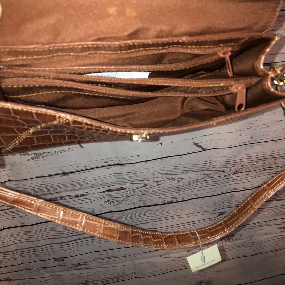 Liz Claiborne Faux Croc purse. - Picture 4 of 4